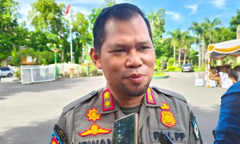 Kepala Satpol PP Kota Mataram, Irwan Rahadi.