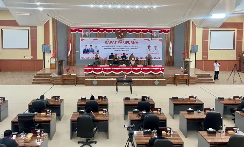 Suasana Rapat Paripurna Raperda Pertanggungjawaban Pelaksanaan APBD Tahun Anggaran 2025 berlangsung di Gedung DPRD KSB, Senin, 8 Juni 2026.