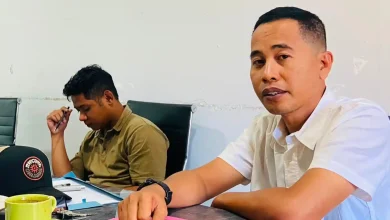 Kepala Bidang Sumber Daya Air Dinas Pekerjaan Umum dan Penataan Ruang (PUPR) KSB, Ahmad Safwan (kanan).