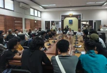 Pemprov NTB menerima aspirasi puluhan mahasiswa HIMSI Mataram yang menggelar aksi unjuk rasa di Kantor Gubernur NTB, Rabu, 3 Juni 2026.