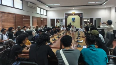Pemprov NTB menerima aspirasi puluhan mahasiswa HIMSI Mataram yang menggelar aksi unjuk rasa di Kantor Gubernur NTB, Rabu, 3 Juni 2026.