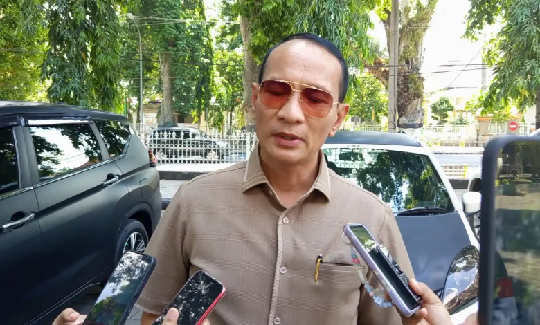 Wali Kota Mataram, Mohan Roliskana diwawancarai Selasa, 9 Juni 2026, menegaskan pelarangan rekrutmen honorer baru.