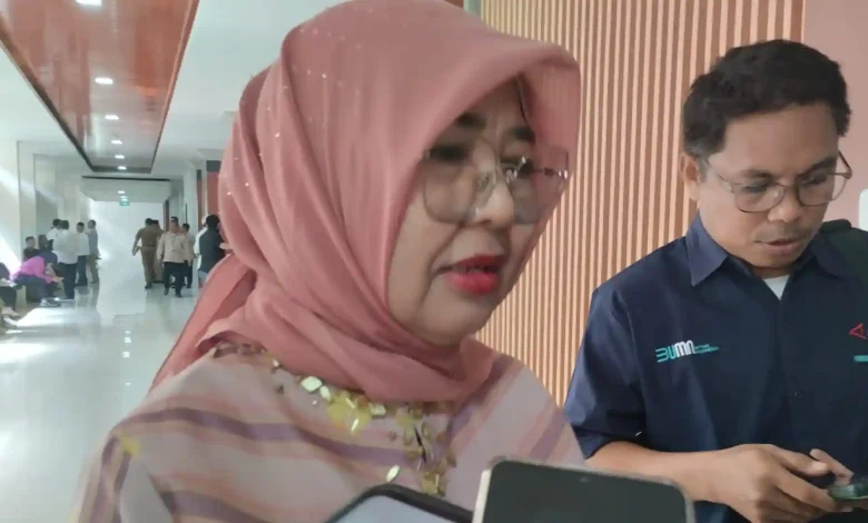 Ketua DPRD NTB, Baiq Isvie Rupaeda saat memberikan keterangan kepada Wartawan di Kantor Gubernur NTB, Selasa, 2 Juni 2026.
