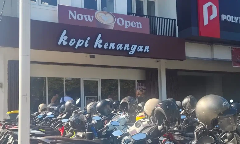 Salah satu outlet Kopi Kenangan di Jalan Sriwijaya, Kota Mataram.
