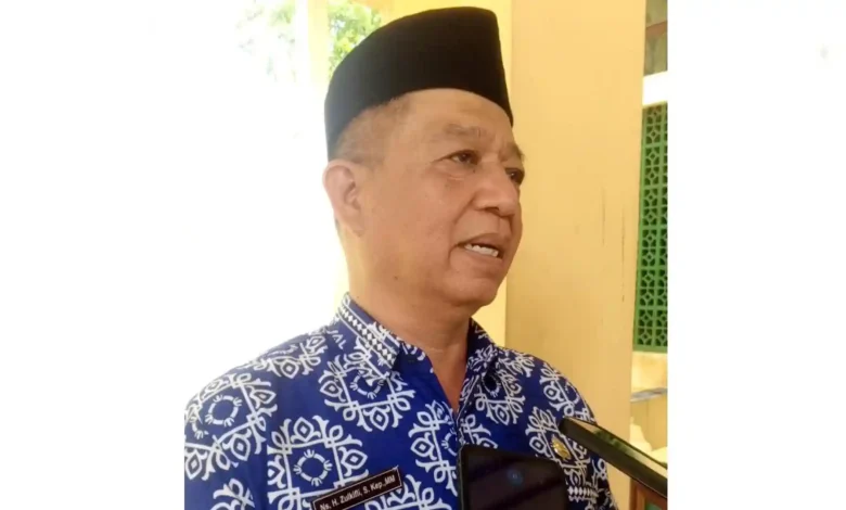 Camat Gunungsari, Zulkifli.