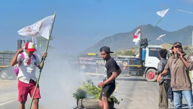 Aliansi PPS saat melakukan demonstrasi di kawasan Poto Tano, Selasa, 2 Juni 2026.