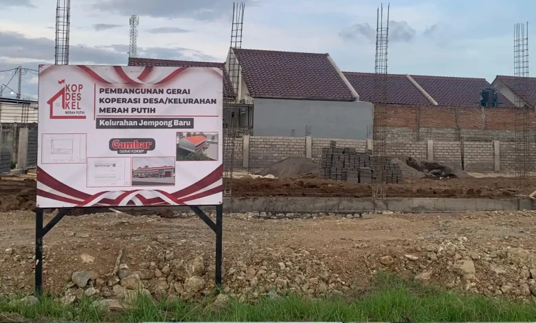 Potret Pembangunan Koperasi Merah Putih di Kelurahan Jempong Baru, Lingkar, Kota Mataram.