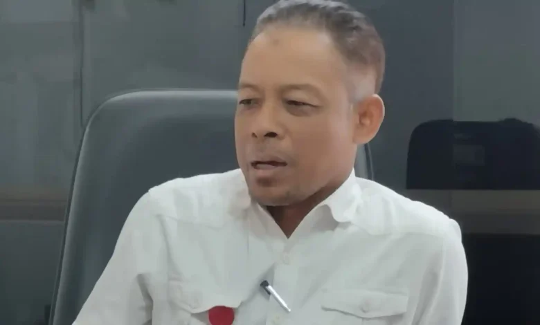 Asisten III Setda Lobar, Fauzan Husniadi, saat memberikan keterangannya di Kantor Bupati Lobar, Rabu, 3 Juni 2026.
