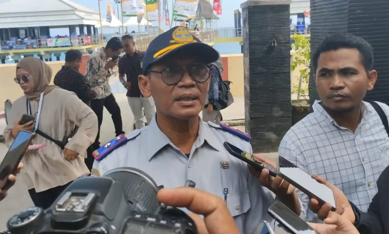 Kepala Dinas Perhubungan Lombok Barat, M. Hendrayadi saat memberikan keterangan usai acara Launching Easybook, Kamis, 11 Juni 2026.