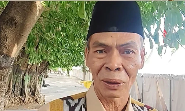 Plt Kepala Dinas Dukcapil Kota Mataram, Mansur saat diwawancarai pada Kamis, 11 Juni 2026.