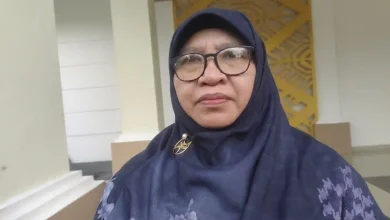 Wakil DPRD Kota Mataram, Istiningsih diwawancarai Jumat, 15 Juni 2026 perihal jual beli kursi jelang penerimaan siswa baru.