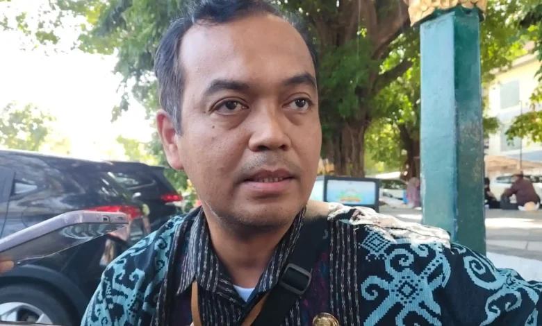 Kepala Disnaker Kota Mataram, Putra Ekantara, diwawancarai beberapa waktu lalu.