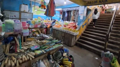 Suasana pasar tradisional di Cakranegara Kota Mataram.