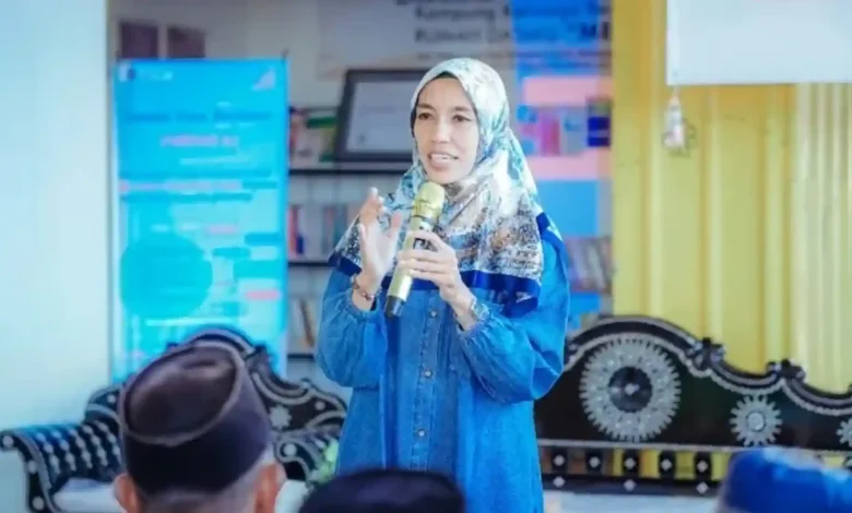 Camat Ampenan, Erma Suryani membuka sekolah lansia SMART, Juni 2026.