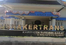 Kantor Disnakertrans Sumbawa Barat.