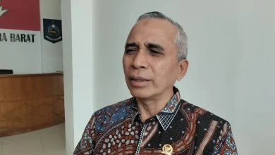 Anggota Komisi V DPRD NTB, Didi Sumardi saat memberikan keterangan mengenai masalah SPMB, Senin, 13 Juli 2026.