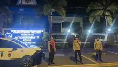 Polresta Mataram melakukan penjagaan Ketat Jalan Udaya, Selasa, 15 Juli 2026 usai insiden Pembacokan.