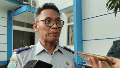 Kepala Dinas Perhubungan Lombok Barat, M. Hendrayadi saat memberikan keterangan di kantornya pada April 2026.