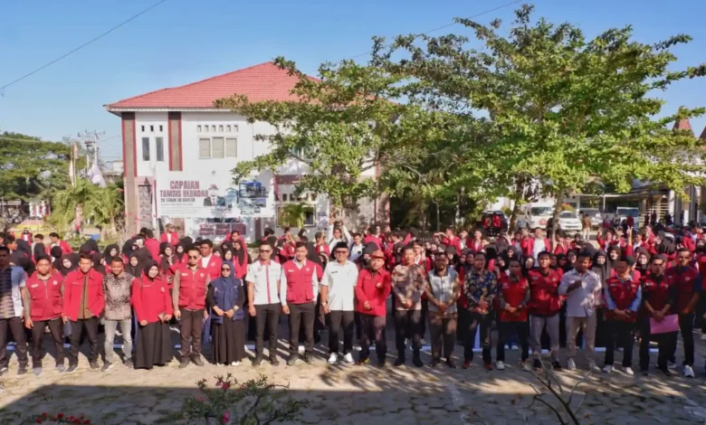 Suasana pelepasan mahasiswa STKIP Taman Siswa Bima yang mengikuti KKN Angkatan X pada Rabu, 16 Juli 2026.