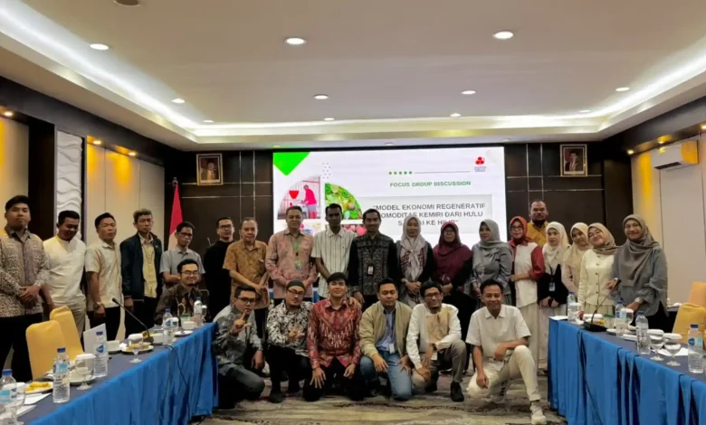Momen Universitas Teknologi Sumbawa (UTS) saat mengadakan FGD untuk membahas pengembangan model ekonomi regeneratif komoditas kemiri di Hotel Lombok Raya pada Kamis, 16 Juli 2026.