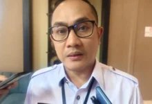 Kepala Dinas Kesehatan Kota Mataram, dr. H. Emirald Isfihan diwawancarai beberapa waktu lalu.