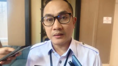 Kepala Dinas Kesehatan Kota Mataram, dr. H. Emirald Isfihan diwawancarai beberapa waktu lalu.