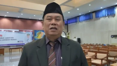 Penjabat (Pj) Sekretaris Daerah (Sekda) Lombok Barat, Akhmad Saikhu saat diwawancarai NTBSatu beberapa waktu yang lalu.