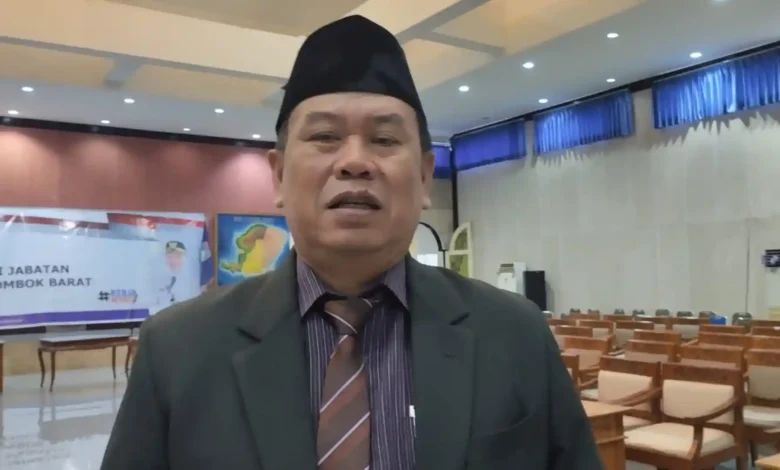 Penjabat (Pj) Sekretaris Daerah (Sekda) Lombok Barat, Akhmad Saikhu saat diwawancarai NTBSatu beberapa waktu yang lalu.
