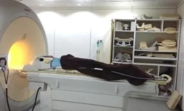 Pemeriksaan MRI (Magnetic Resonance Imaging) untuk melihat detail organ dalam tubuh pasien di RS Ruslan.