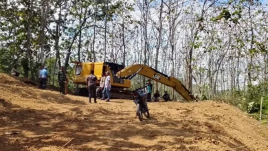 APH bersama unsur pemerintah desa mendatangi lokasi dugaan tambang emas ilegal berkedok clearing lahan di Desa Seloto, Kecamatan Taliwang, Selasa, 21 Juli 2026.
