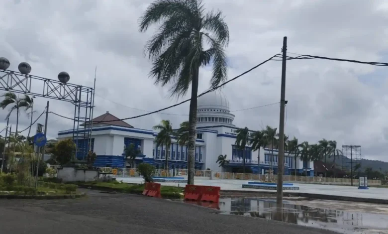 Alun-alun Giri Menang yang ada di depan Kantor Bupati Lobar saat memasuki pembangunan tahap ketiga, Februari 2026.