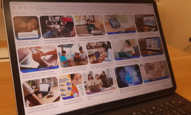 Ilustrasi membuka peramban menggunakan kuota internet.