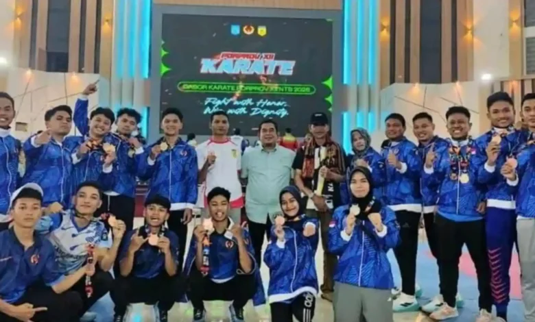 Atlet karate Lombok Tengah setelah berhasil memboyong 10 medali pada ajang Porprov NTB, Jumat, 24 Juli 2026.