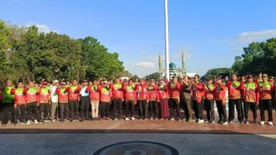 Suasana pelepasan 604 atlet Sumbawa Barat menuju Porprov XII NTB 2026, beberapa waktu lalu. Kontingen KSB akhirnya mengukir sejarah dengan melesat ke peringkat keempat klasemen akhir.
