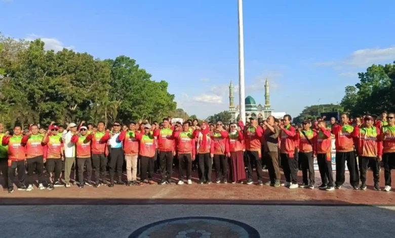 Suasana pelepasan 604 atlet Sumbawa Barat menuju Porprov XII NTB 2026, beberapa waktu lalu. Kontingen KSB akhirnya mengukir sejarah dengan melesat ke peringkat keempat klasemen akhir.