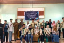 Suasana sesi foto bersama usai pelatihan pemasaran digital bagi pelaku UMKM di Desa Montong Are, Senin, 13 Juli 2026.