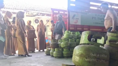 Sidak pangkalan LPG 3 KG yang menjual di atas HET.