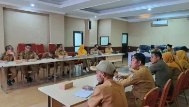 Jajaran pejabat Pemkab Sumbawa Barat mematangkan konsep Car Free Night Taliwang dalam rapat koordinasi di Ruang Gili Kenawa, Selasa, 7 Juli 2026.