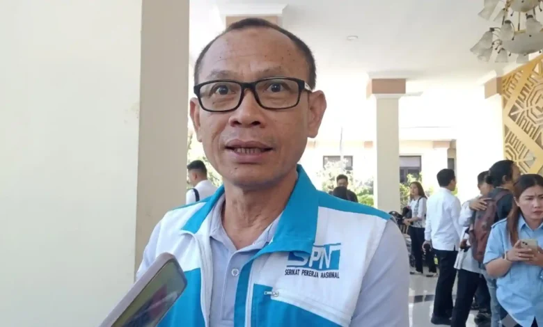 Ketua DPD Serikat Pekerja Nasional Perwakilan NTB, Lalu Wira Sakti, diwawancarai, Rabu, 8 Juli 2026.