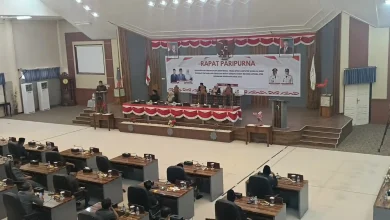 Suasana Rapat Paripurna Pemandangan Umum Fraksi mengenai Raperda APBD Perubahan TA 2026 di Gedung DPRD KSB, Rabu, 8 Juli 2026.