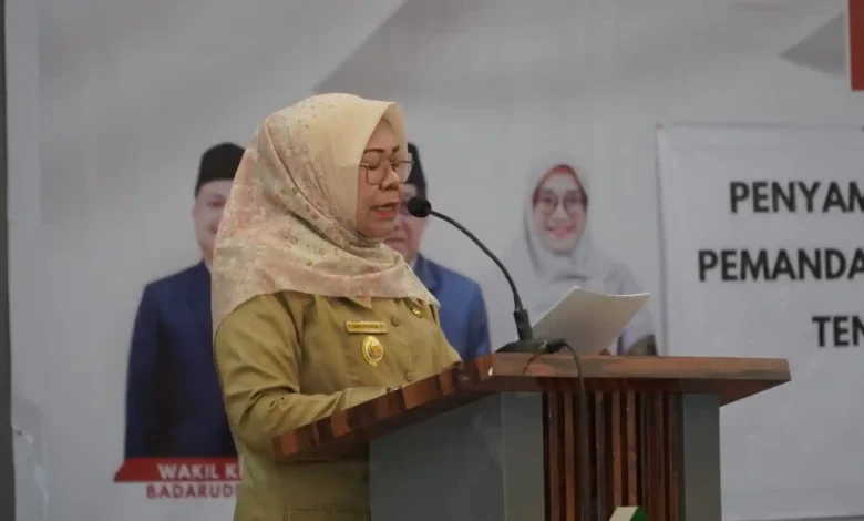 Wakil Bupati Sumbawa Barat, Hj. Hanipah, menyampaikan jawaban resmi terhadap pemandangan umum fraksi DPRD pada Rapat Paripurna, Kamis, 9 Juli 2026.