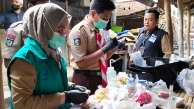 BBPOM Mataram saat melakukan inspeksi dadakan di Pasar Tradisional Sengkol, Lombok Tengah, pada Selasa, 7 Juli 2026.