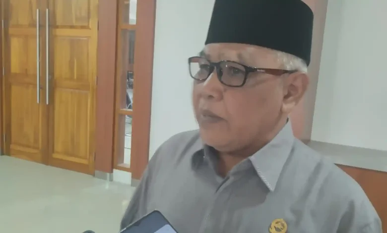 Anggota Komisi V DPRD NTB, H.M. Jamhur, saat diwawancarai NTBSatu beberapa waktu yang lalu.