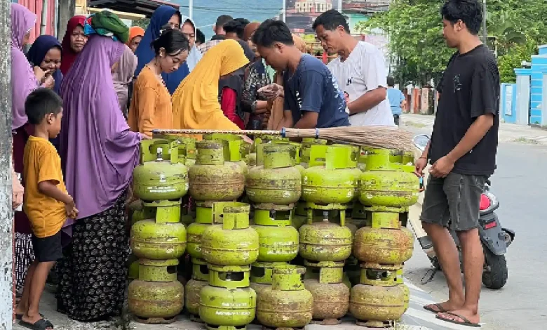 Pangkalan elpiji tiga kilogram di Lingkungan Selayar, Kelurahan Kuang, Taliwang.