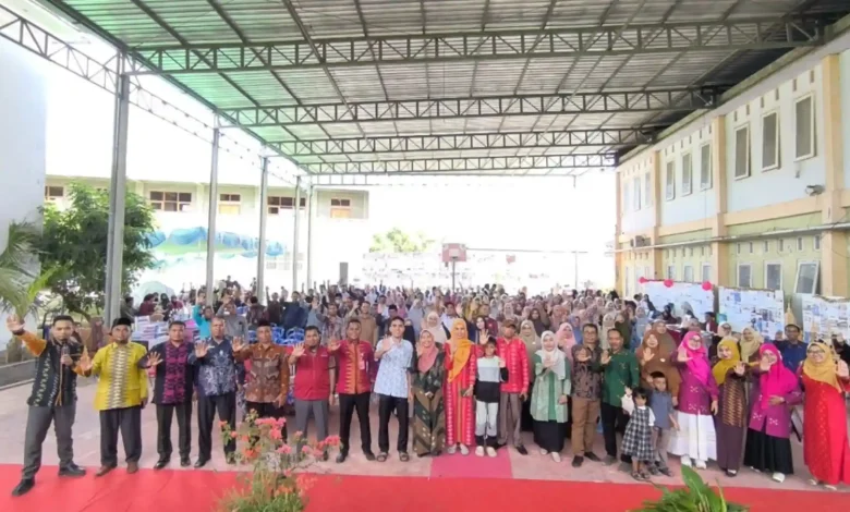 Sesi foto bersama kegiatan Tamsis Innovation Expo 2026 pada Sabtu, 27 Juni 2026.
