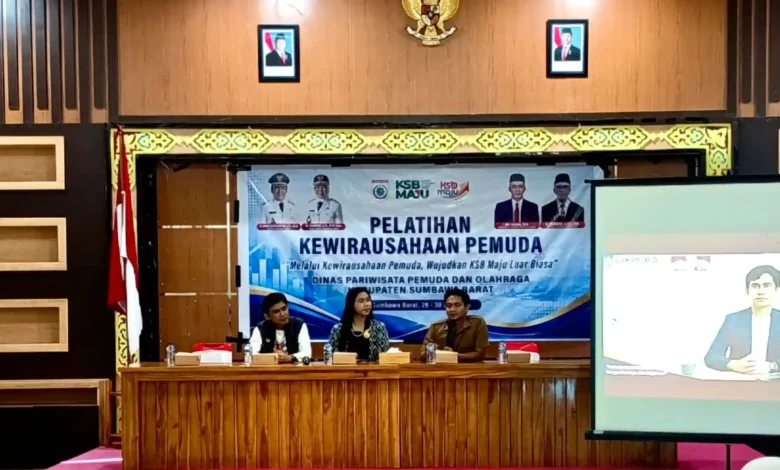 Disparpora KSB saat menggelar Pelatihan Kewirausahaan Pemuda di Gedung Hanipati, Taliwang, Selasa, 30 Juni 2026.