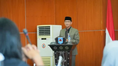 Wali Kota Mataram, Mohan Roliskana menyampaikan tanggapan atas pertanyaan tujuh fraksi dalam rapat paripurna, Rabu, 1 Juli 2026.