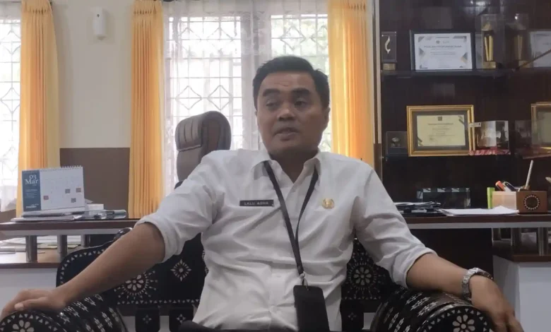 Kepala Bapenda Lobar, Lalu Agha Farabi saat diwawancarai beberapa waktu yang lalu, Mei, 2026.