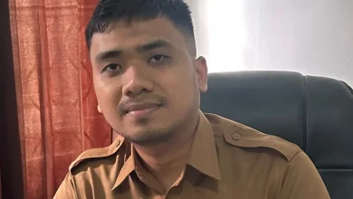 Kepala Bidang Sumber Daya Air Dinas PUPRPKP KLU, Yaya Fradana, memberikan tanggapan tentang penanganan genangan air di Alun-Alun pada Rabu, 1 Juli 2026.