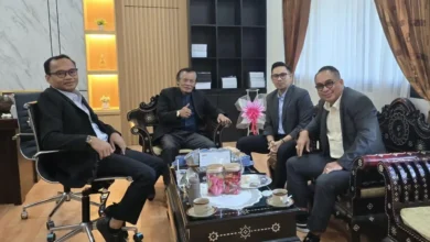 Kader DPD Gerindra NTB, Sudirsah Sujanto (kanan) bersama beberapa kader DPD Gerindra NTB lainnya, Minggu, 2 Agustus 2026.